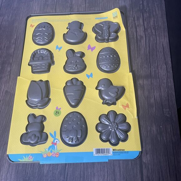 Easter Spring Cookie Pan Nonstick Bunny Chick Egg Flower Baking Sheet Metal NEW - Picture 6 of 11